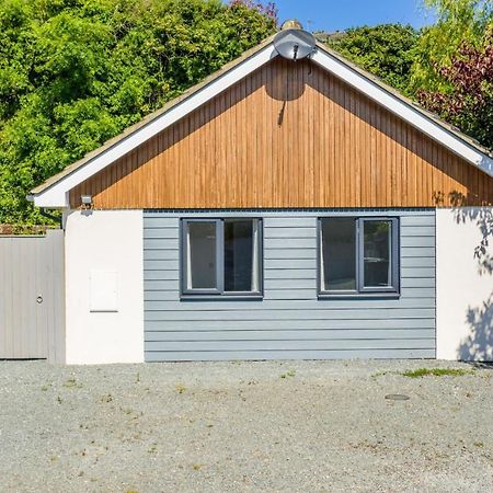 One Tennyson Bungalow Newport  Extérieur photo